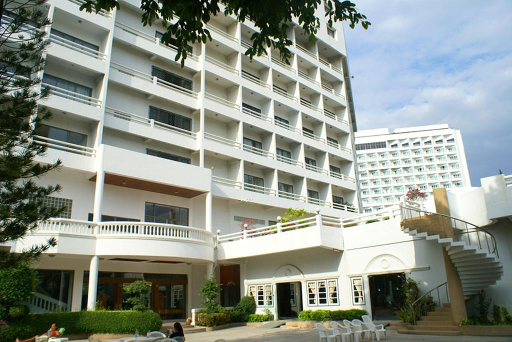 Royal Palace Hotel Pattaya Bagian luar foto