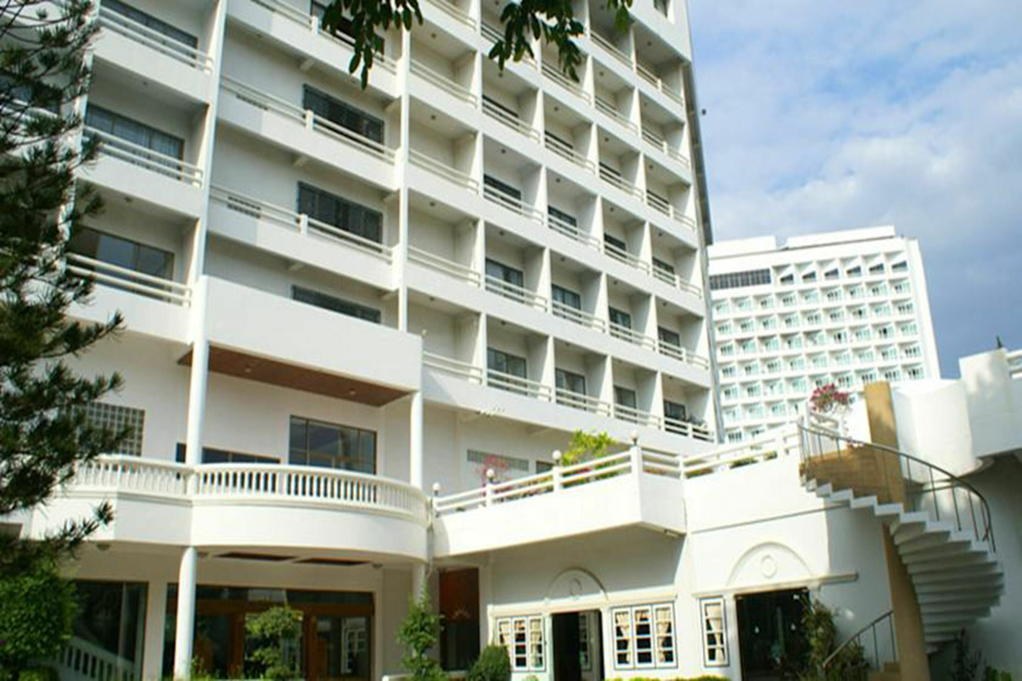 Royal Palace Hotel Pattaya Bagian luar foto